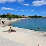 Fjaka Apartman *