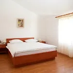 Fjaka Apartman
