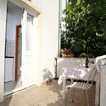 Fjaka Apartman *