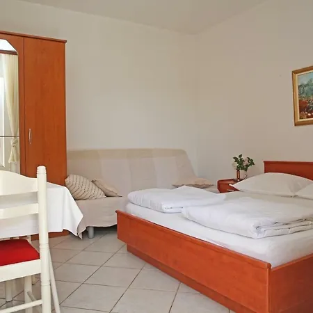 Apartman Fjaka *