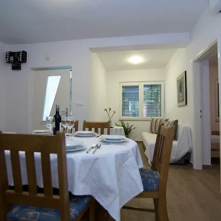 Fjaka Apartman