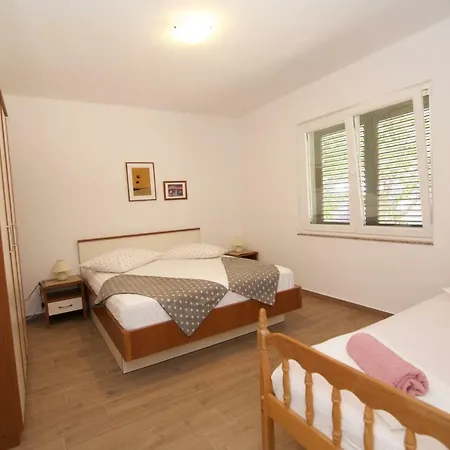 Apartman Fjaka *
