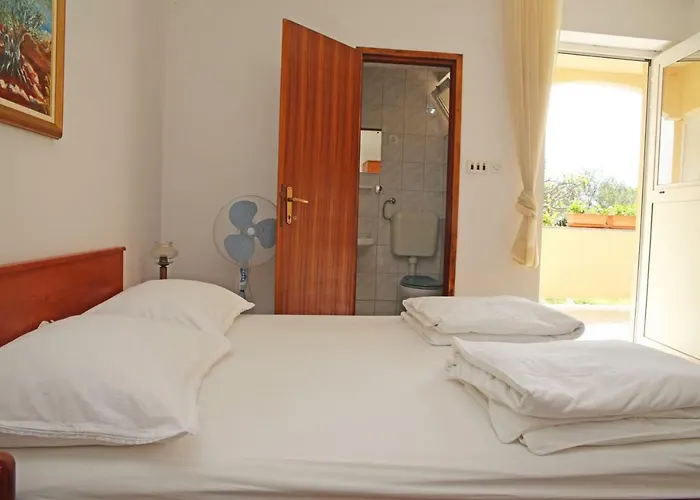 Fjaka Apartment *