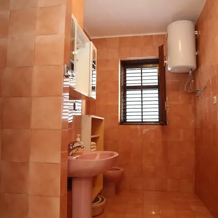 Apartament Fjaka *