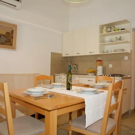 Apartment Fjaka