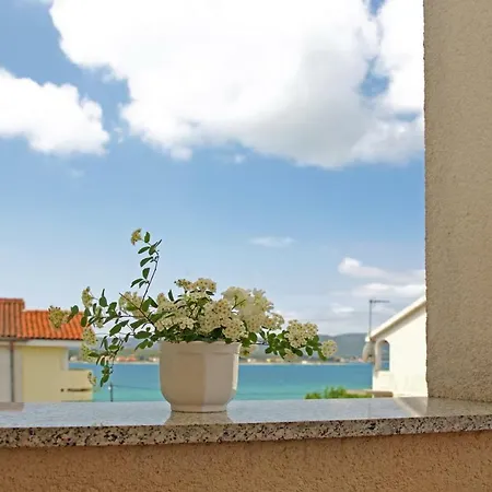 Apartament Fjaka