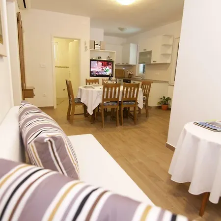 Apartament Fjaka Sveti Filip i Jakov